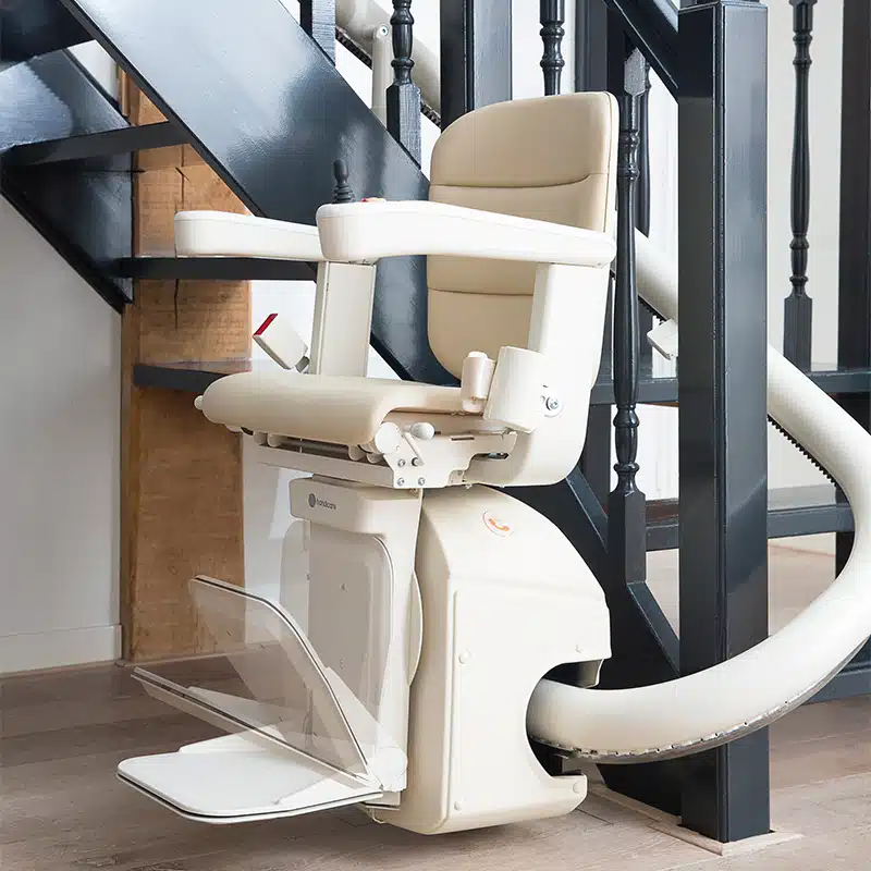 freecurve-stair-lift-powered-foot-rest-handicare-1 freecurve stair lift powered foot rest handicare 1